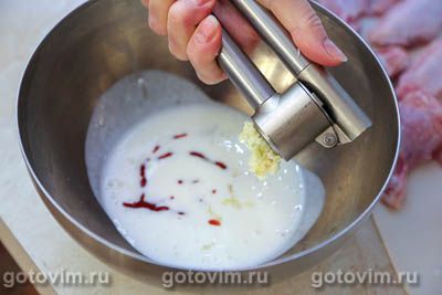 Куриные крылышки, жаренные в кокосовой стружке