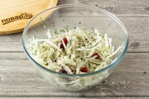 Салат с черной редькой