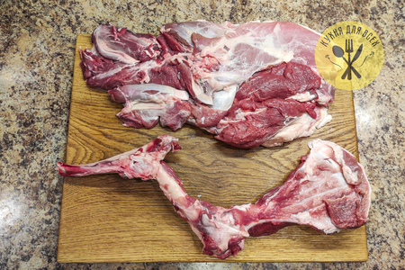 Баранина запеченная в духовке с киви Баранина запеченная в духовке с киви