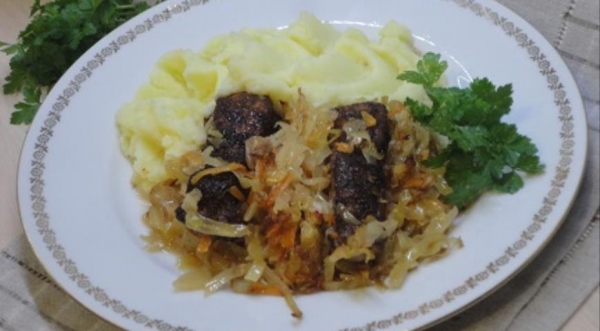 Свиные ребрышки в квашеной капусте, пошаговый рецепт с фото Свиные ребрышки в квашеной капусте, пошаговый рецепт с фото