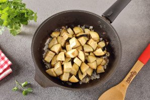 Салат с булгуром и баклажанами