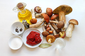 Грибы в томатном соусе на зиму