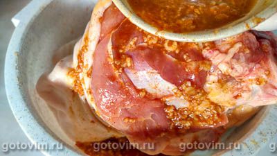 Колбаса из копченой и сырой рульки в пластиковой бутылке