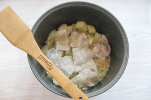 Филе судака с картофелем в мультиварке Филе судака с картофелем в мультиварке