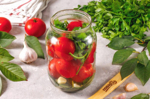 Соленые помидоры горячим способом