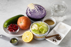 Салат по-турецки с маринованной капустой Салат по-турецки с маринованной капустой