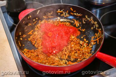 Отбивные из свиной шейки с картофелем, запеченные в томатом соусе 