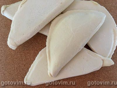 Чебуреки со свининой (тесто на газированной воде)