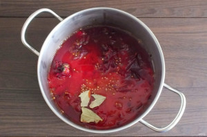 Скумбрия со свеклой на зиму