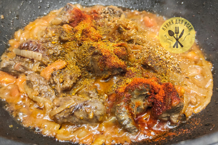 Говядина на сковороде с картошкой