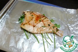 Камбала, запеченная с паприкой и петрушкой