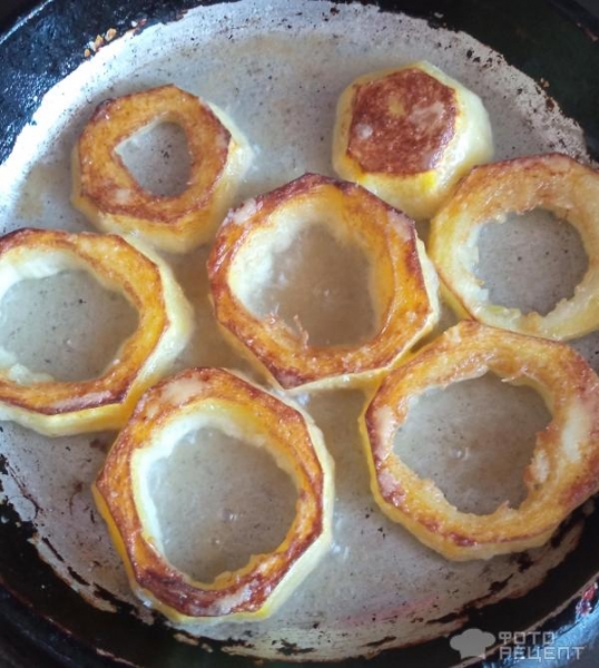 Рецепт: Кабачки жареные с яйцом - панированные в муке Рецепт: Кабачки жареные с яйцом - панированные в муке