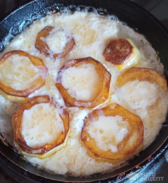 Рецепт: Кабачки жареные с яйцом - панированные в муке Рецепт: Кабачки жареные с яйцом - панированные в муке