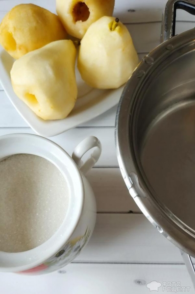 Рецепт: Шоколадный кекс с грушами - как сделать из обычного кекса праздничный