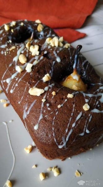 Рецепт: Шоколадный кекс с грушами - как сделать из обычного кекса праздничный