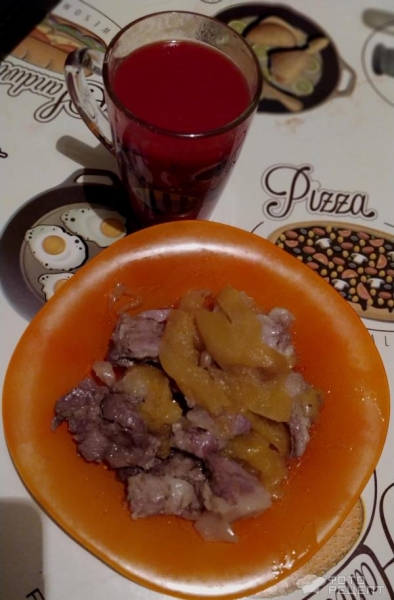 Рецепт: Свинина с кабачками - в духовке под фольгой.