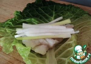 Щука (судак) в листьях савойской капусты