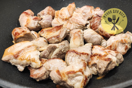 Свинина в томатной подливе