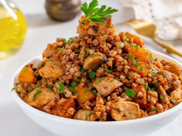 
Курица с гречкой в сковороде — рецепт приготовления в домашних условиях	
