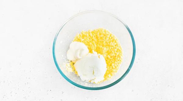 Яйца, фаршированные свеклой и сельдью, пошаговый рецепт с фото на 206 ккал