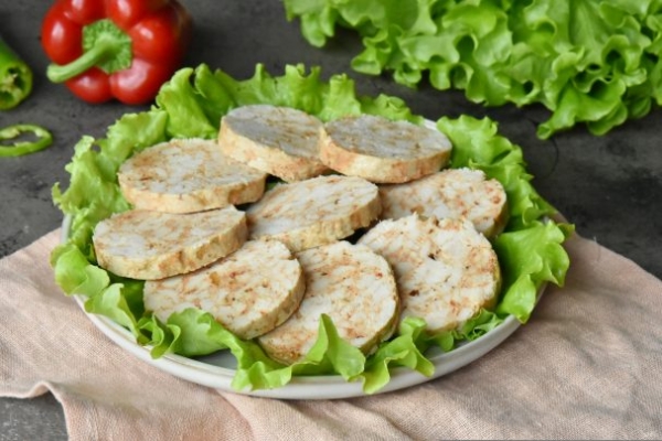 Рулет из куриной грудки с паприкой Рулет из куриной грудки с паприкой