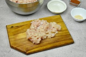 Рулет из куриной грудки с паприкой Рулет из куриной грудки с паприкой