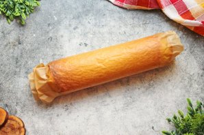 Бисквитный рулет с клубникой