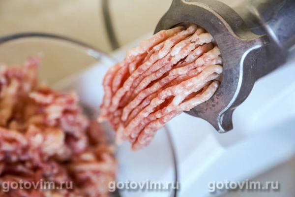 Котлеты из свинины и курицы с сыром чанах