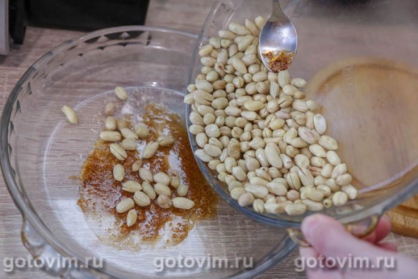 Солёный арахис с чесноком и копченой паприкой в микроволновке Солёный арахис с чесноком и копченой паприкой в микроволновке
