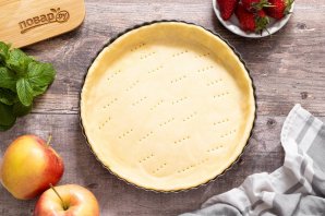 Пирог с яблоками и клубникой Пирог с яблоками и клубникой