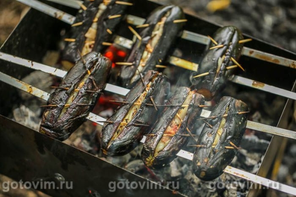 Фаршированные баклажаны на мангале
