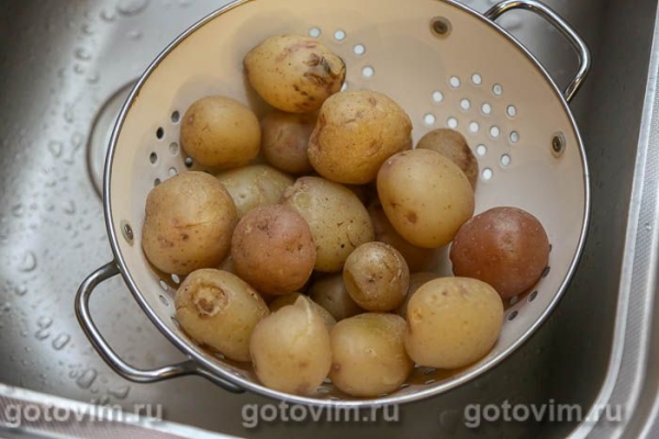 Мини картофель в духовке, запеченный с паприкой Мини картофель в духовке, запеченный с паприкой