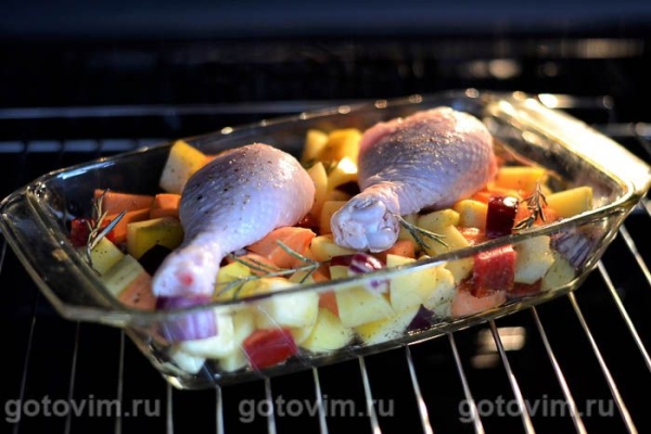 Куриные голени с картошкой, кабачками, бататом и сладким перцем в духовке
