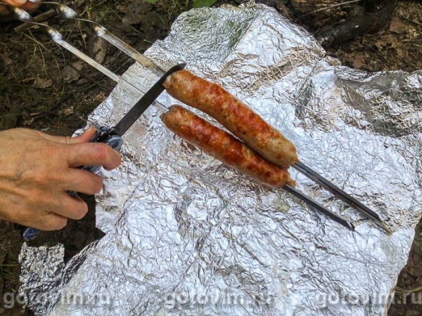 Купаты на мангале (шашлык из колбасок для жарки) Купаты на мангале (шашлык из колбасок для жарки)