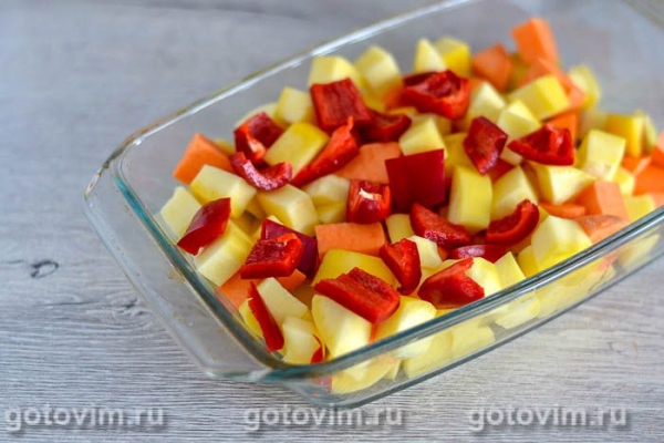 Куриные голени с картошкой, кабачками, бататом и сладким перцем в духовке