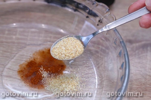 Солёный арахис с чесноком и копченой паприкой в микроволновке Солёный арахис с чесноком и копченой паприкой в микроволновке