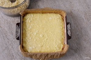Пирог с клубникой и творогом