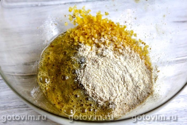 Овощная запеканка из брокколи, зеленой фасоли и языка