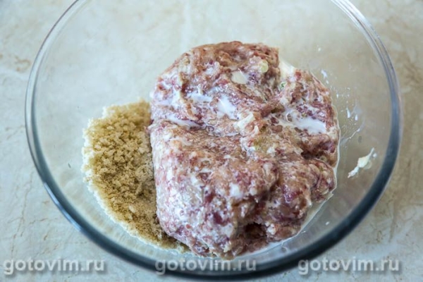 Котлеты из свинины и курицы с сыром чанах