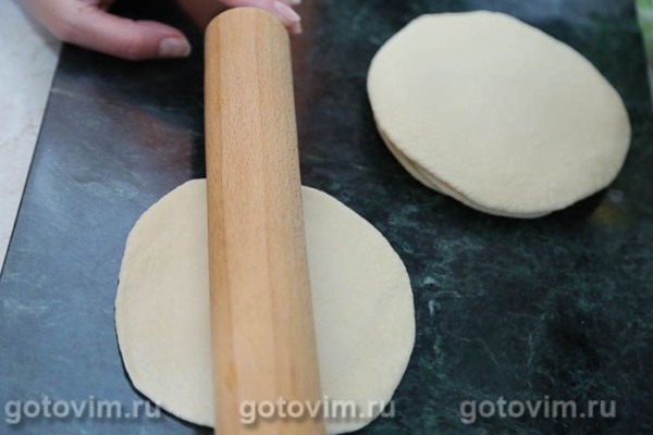 Лепешки на кефире с зеленым луком и яйцом Лепешки на кефире с зеленым луком и яйцом