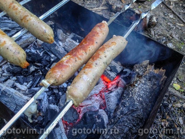 Купаты на мангале (шашлык из колбасок для жарки) Купаты на мангале (шашлык из колбасок для жарки)
