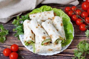 Закуска на пикник на природе Закуска на пикник на природе