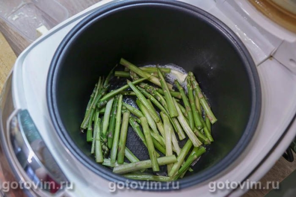 Тёплый салат из спаржи, яиц и паштета Тёплый салат из спаржи, яиц и паштета