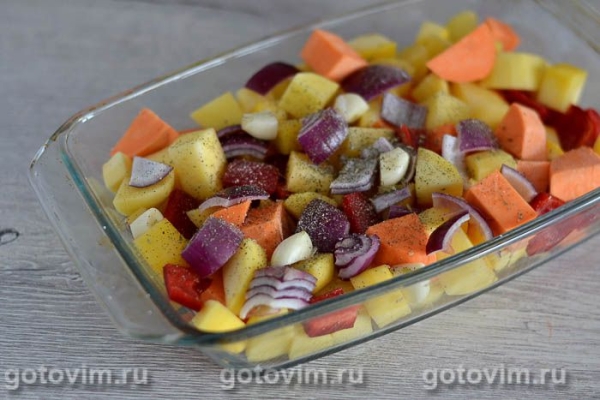 Куриные голени с картошкой, кабачками, бататом и сладким перцем в духовке