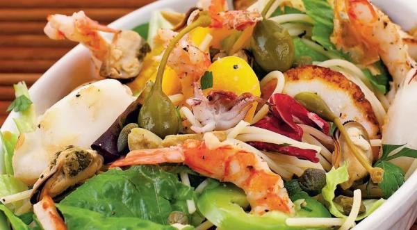 Вкусный салат из морского коктейля, пошаговый рецепт с фото на 756 ккал