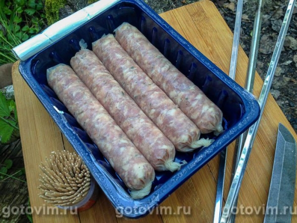 Купаты на мангале (шашлык из колбасок для жарки) Купаты на мангале (шашлык из колбасок для жарки)