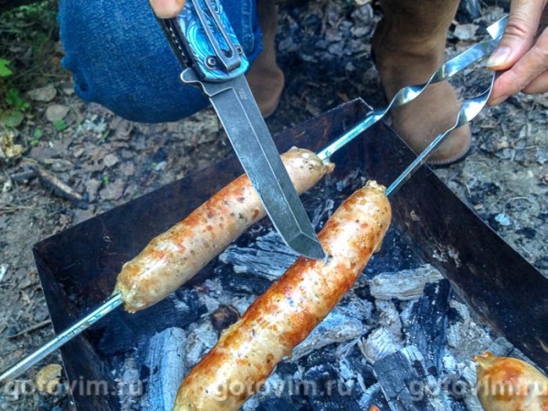 Купаты на мангале (шашлык из колбасок для жарки) Купаты на мангале (шашлык из колбасок для жарки)