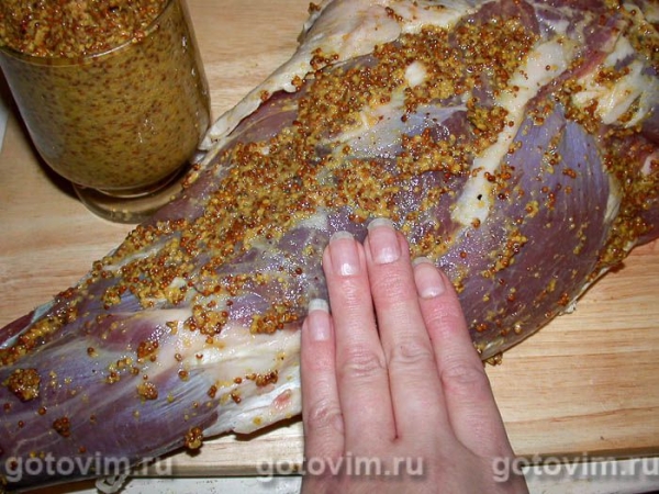 Баранья нога, запеченная с горчицей и зеленью Баранья нога, запеченная с горчицей и зеленью