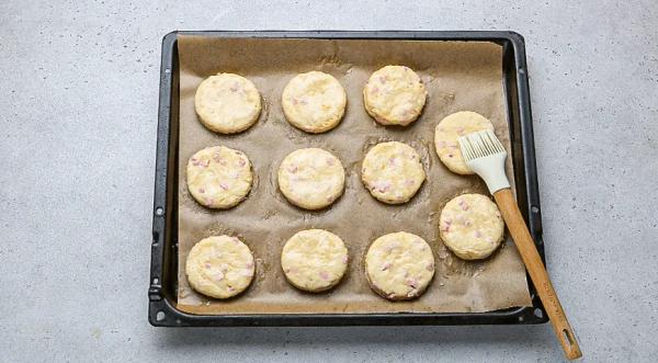 Сконы с вареной колбасой и сыром, пошаговый рецепт с фото на 214 ккал