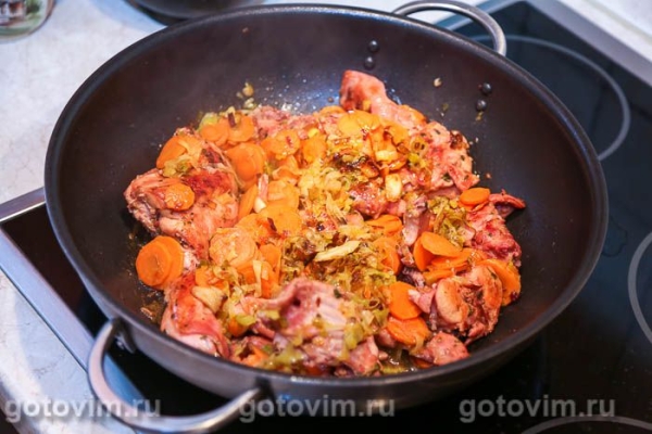 Кролик в сметане с лимоном, петрушкой и чесноком Кролик в сметане с лимоном, петрушкой и чесноком